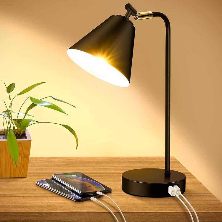 Desk Lamp: The Key to Better Lighting for Work and Relaxation Desk Lamp: The Key to Better Lighting for Work and Relaxation